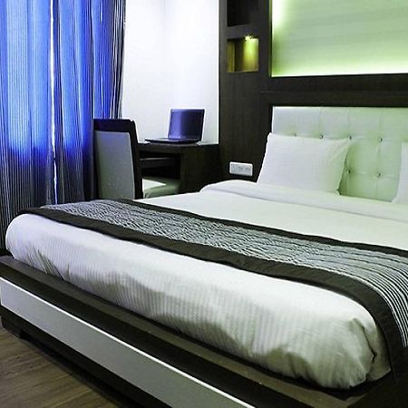 Hotel Opulence Pathankot Luaran gambar