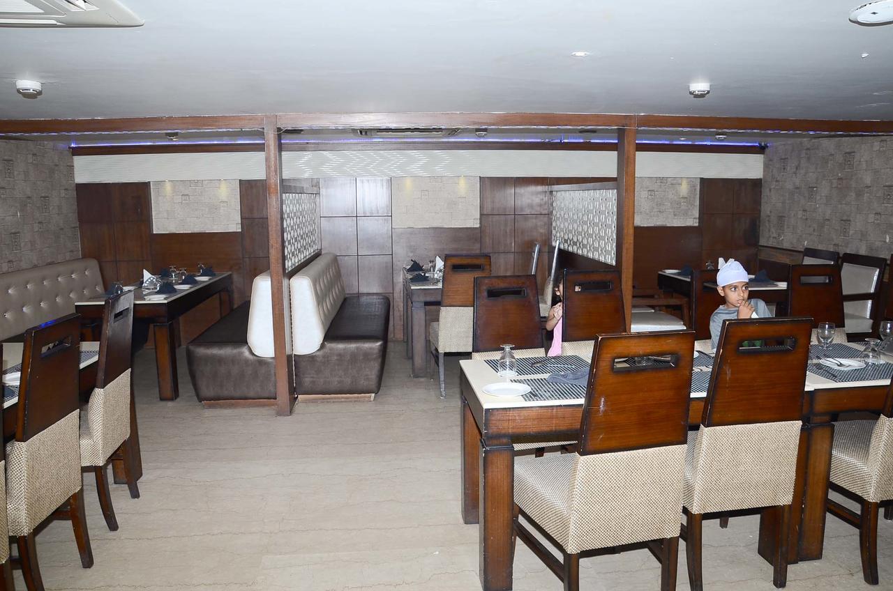Hotel Opulence Pathankot Luaran gambar