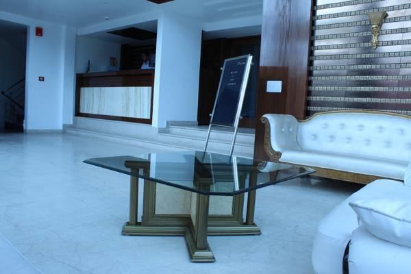 Hotel Opulence Pathankot Luaran gambar