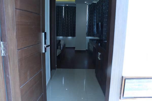 Hotel Opulence Pathankot Luaran gambar