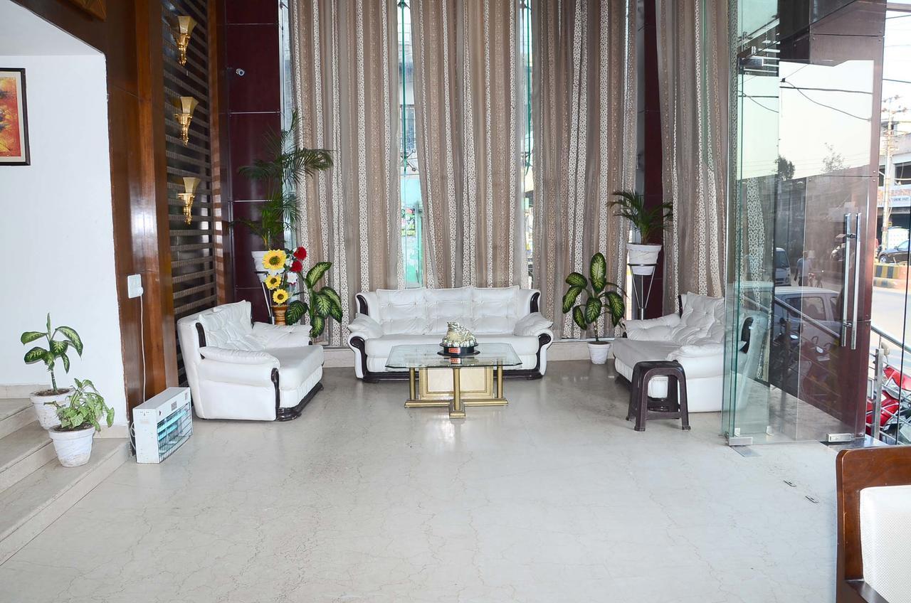 Hotel Opulence Pathankot Luaran gambar